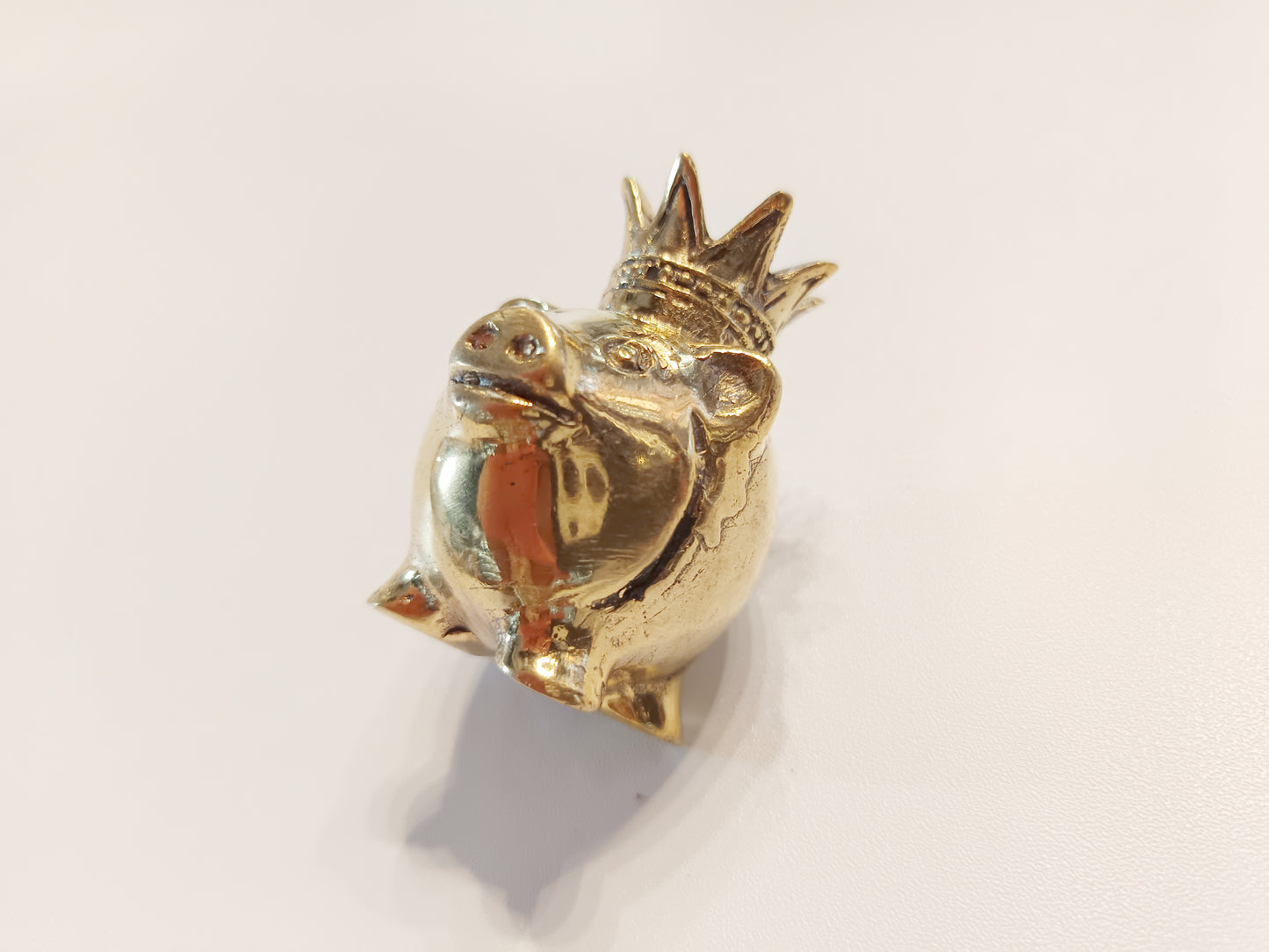 King pig brass figurine, antique brass crowned pig miniature.